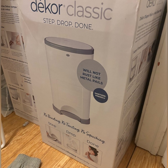 Dekor Classic Hands-Free Diaper Pail | White NEW - Picture 1 of 1